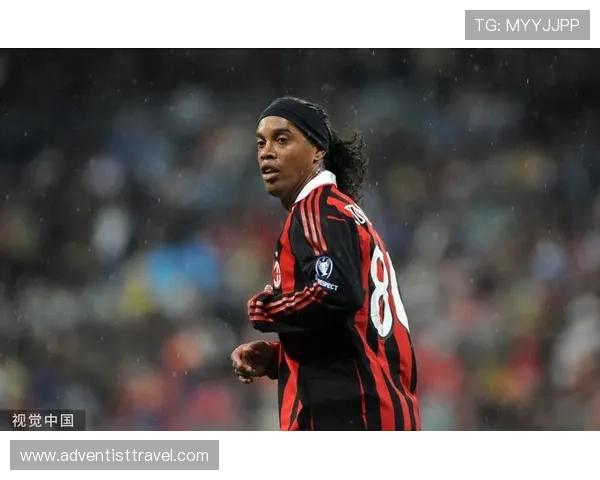 内马尔与罗纳尔迪尼奥历史地位对比分析